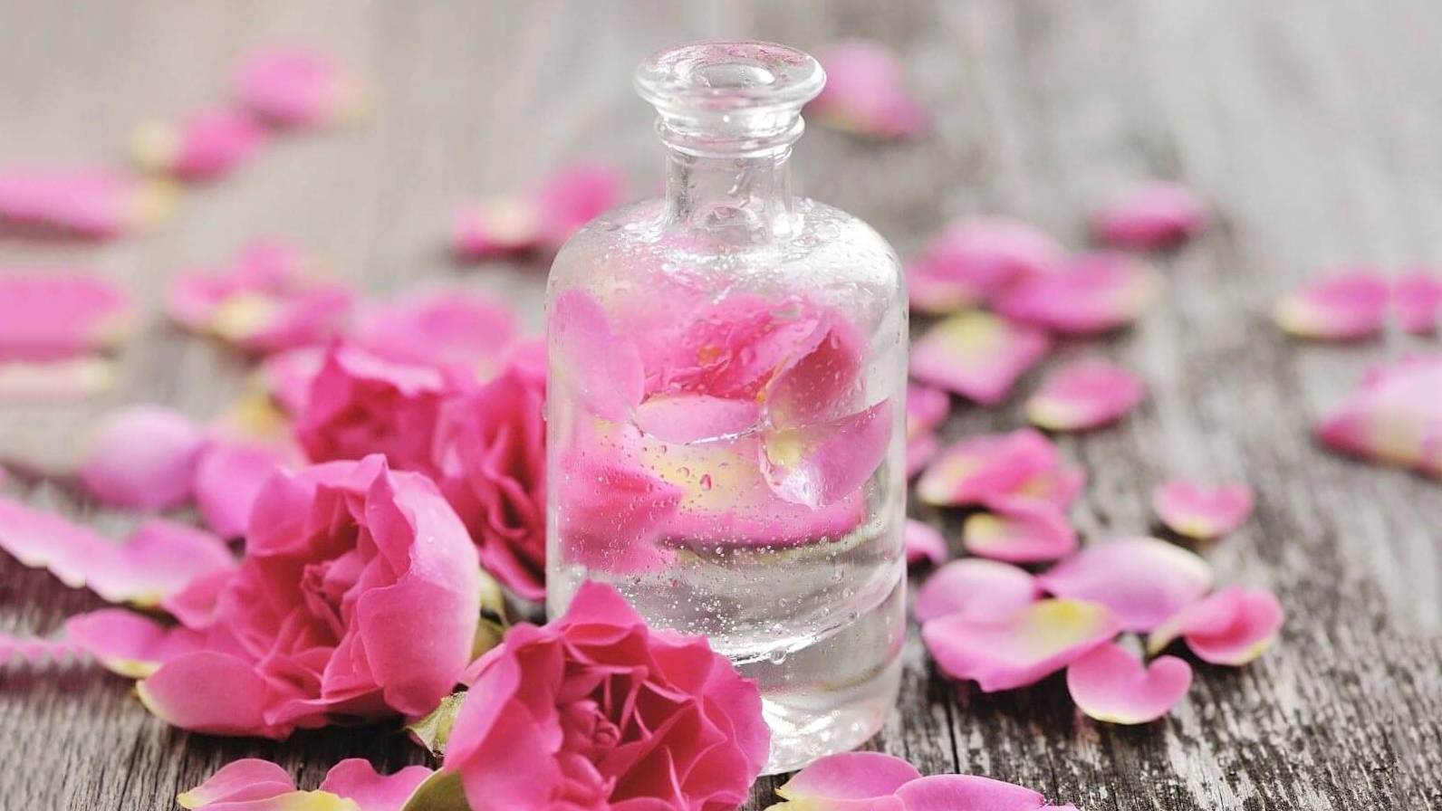 8 thắc mắc thường gặp khi sử dụng nước hoa hồng