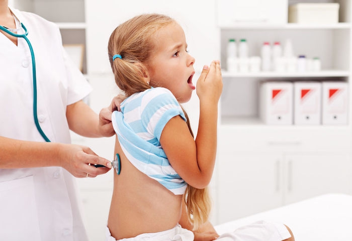 Có những loại thuốc nào khác được sử dụng để giảm đau họng ở trẻ em?
