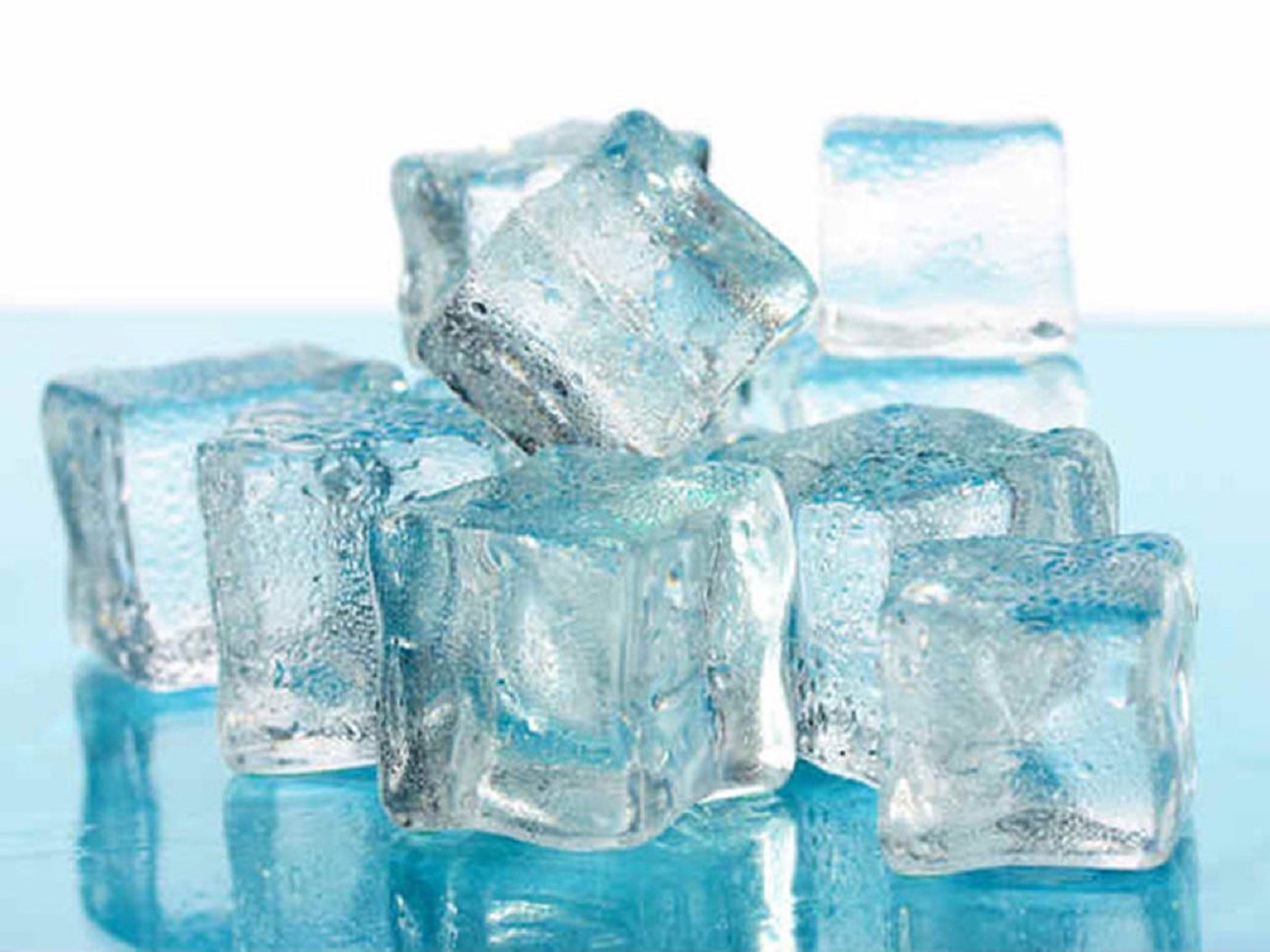 Uống nước ấm có thể giảm nguy cơ đau họng so với uống nước lạnh không?
