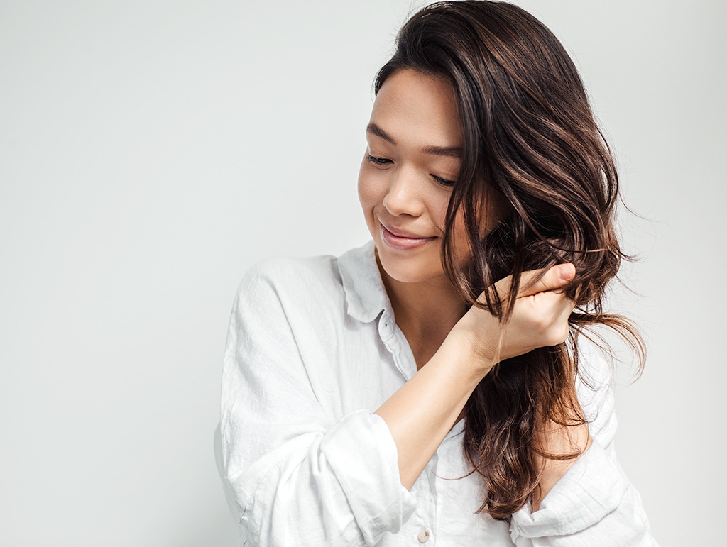 Anhydroxylitol có trong các sản phẩm chăm sóc tóc như dầu gội, dầu xả, dầu dưỡng