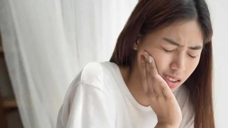 15 tuổi mọc răng khôn có sao không? 2