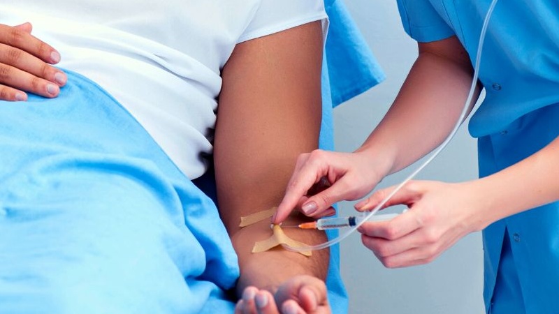 Những nguy cơ tiềm ẩn khi tự truyền dịch tại nhà 3