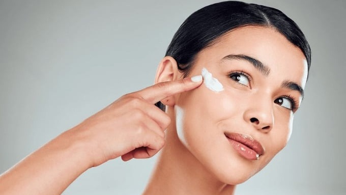 8 bước skincare, làm mềm da khô đơn giản cho da căng mướt 2