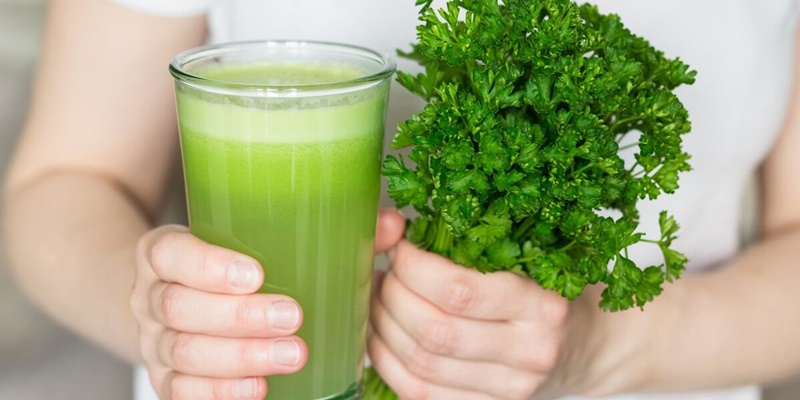 Bật mí bí quyết uống cần tây giảm mỡ bụng 3