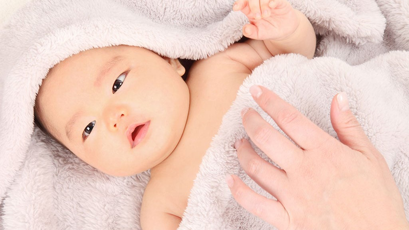 Biểu hiện của trẻ 3 tháng tuổi thông minh thường như thế nào?1