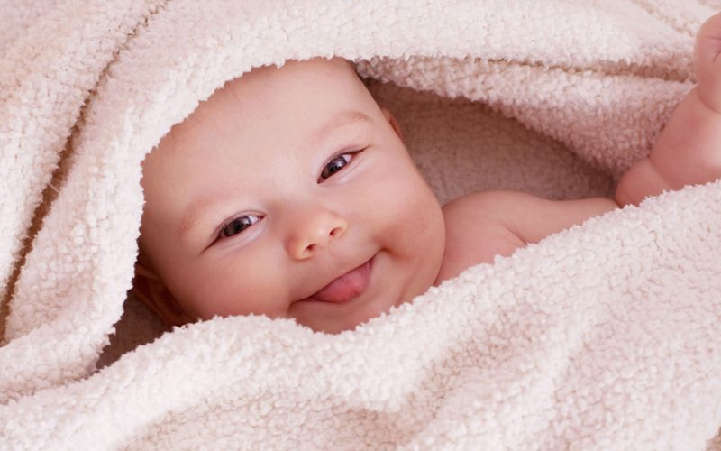 Biểu hiện của trẻ 3 tháng tuổi thông minh thường như thế nào? 3