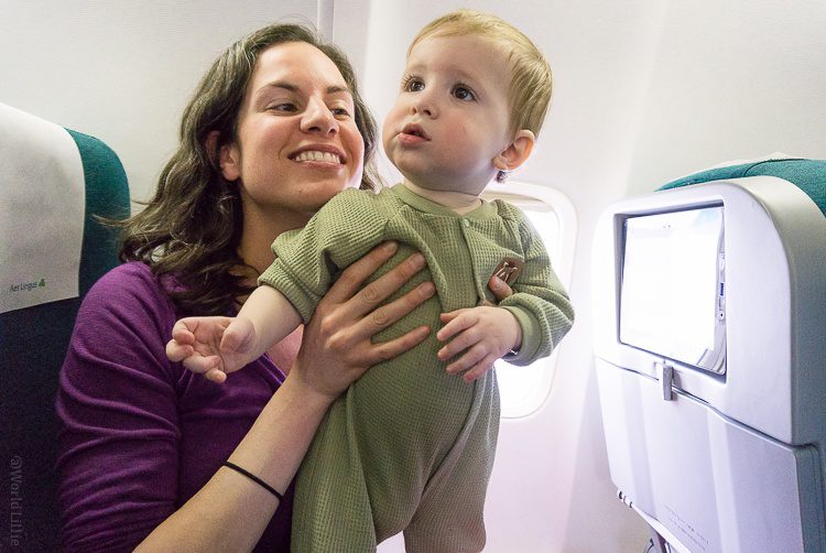 Em bé mấy tháng được đi máy bay 03