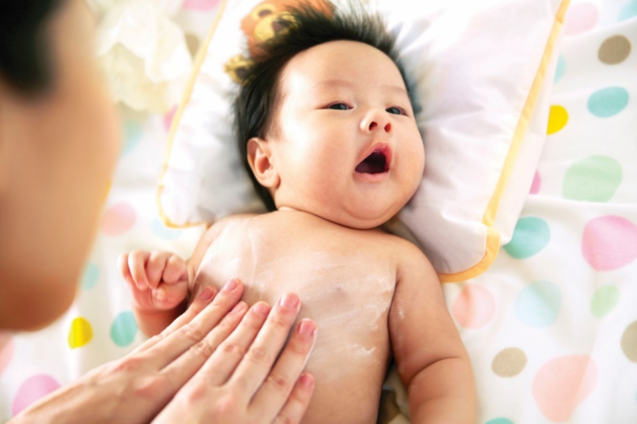 Talc là gì? Công dụng của talc trong mỹ phẩm chăm sóc da.4