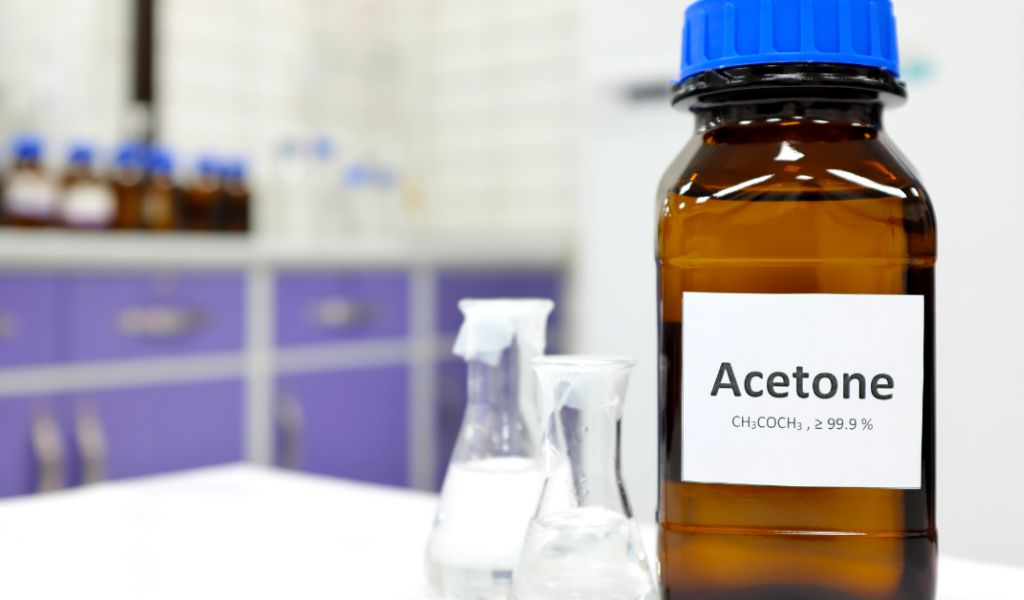Axeton có độc không? Cách sơ cứu và lưu ý khi sử dụng axeton