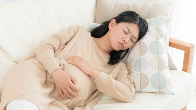 Bà bầu đau bụng buồn đi ngoài nhưng không đi được: Chớ coi thường