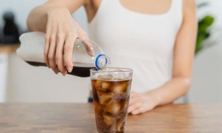 ba-bau-uong-duoc-nuoc-ngot-gi-loi-khuyen-cho-me 1.jpg