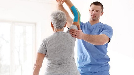 Bài tập phục hồi chức năng khớp vai bạn nên biết 1