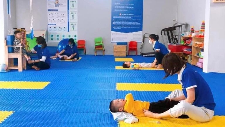Gợi ý bài tập vật lý trị liệu cho trẻ bại não tại nhà 1