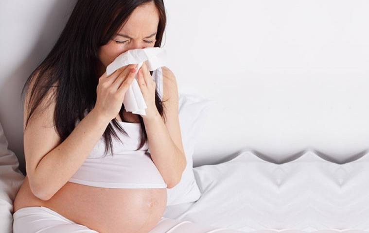 Bà bầu hắt xì bị nhói bụng có phải do bệnh lý? 1