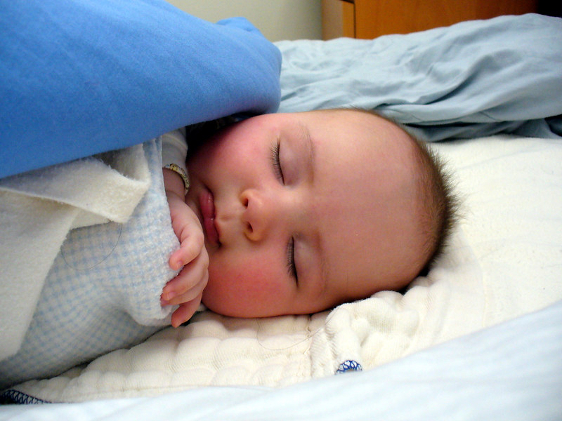 Bé bị tay chân miệng lần 2 có nhẹ hơn lần 1? Cách điều trị và chăm sóc trẻ hiệu quả, an toàn 2