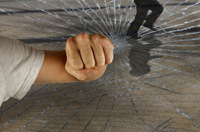 Bệnh ái kỷ ác tính là gì? Phân biệt bệnh ái kỷ ác tính và chứng rối loạn nhân cách chống xã hội 2