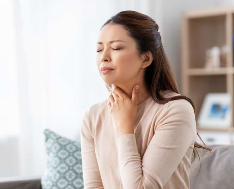 Cảm giác nghẹn cổ họng nhưng ăn uống bình thường 1