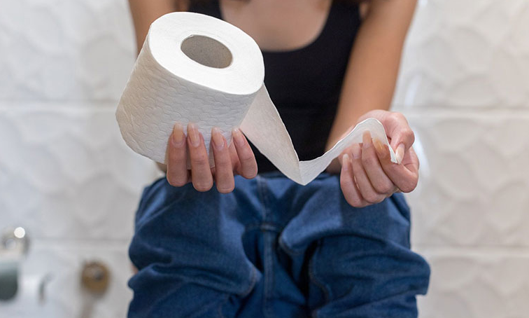 Chứng bệnh đi đại tiện ra máu tươi nhỏ giọt là gì và cách điều trị? 1