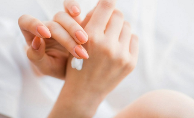 Da nổi đốm nâu không ngứa là do nguyên nhân nào? 4