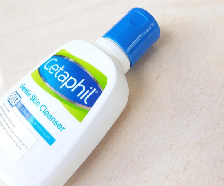 Độ pH của sữa rửa mặt Cetaphil là bao nhiêu? 4