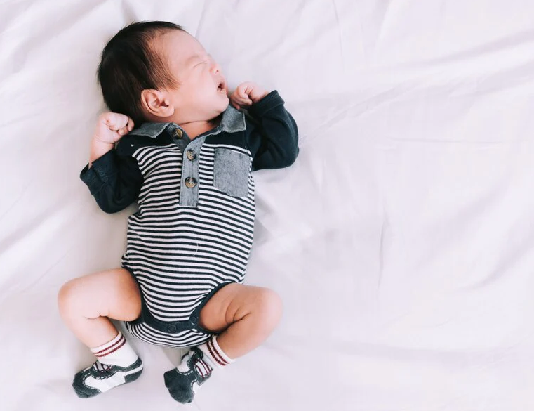 Giải đáp: Vì sao trẻ 3 tháng tuổi ngủ hay lắc đầu? 1