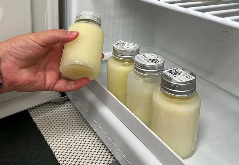 Mẹ có nên nặn sữa non khi mang thai? 2