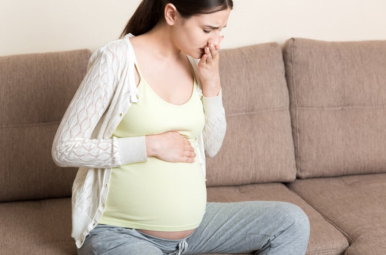 Nghẹn ở cổ họng khi mang thai là hiện tượng gì? 1