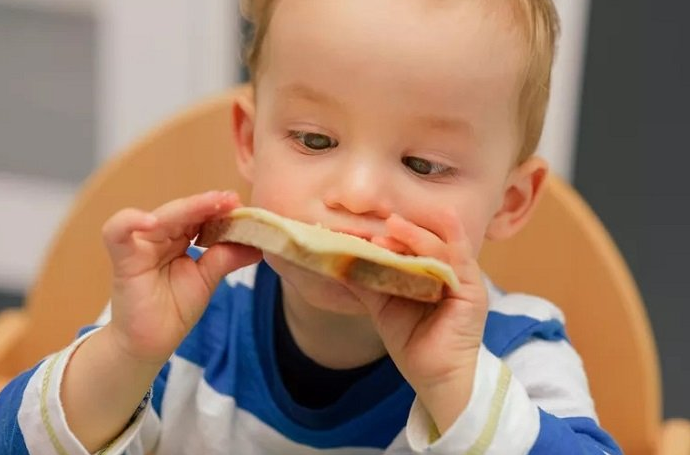 Phô mai bao nhiêu calo? Ăn phô mai có béo không? 4