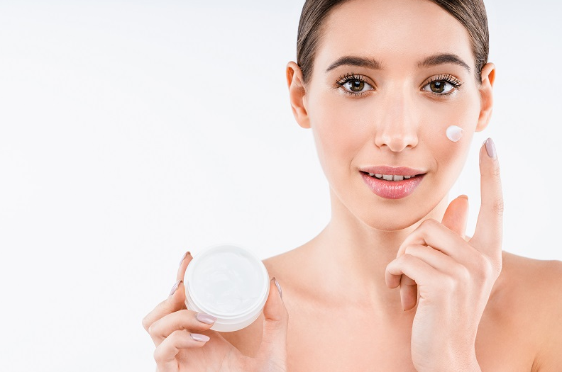 Sáp dầu khoáng: Thành phần phổ biến trong mỹ phẩm dưỡng ẩm 2