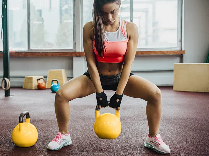 Sumo Squat là gì? Các bài tập và những lưu ý về kỹ thuật 2