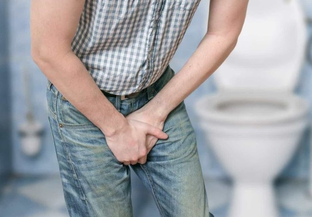 Tiểu ra máu ở nam giới là gì, có nguy hiểm không? 3