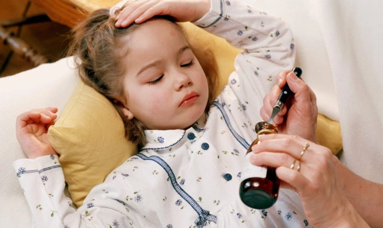 Trẻ bị sốt nhưng không ho sổ mũi có đáng lo không? 3