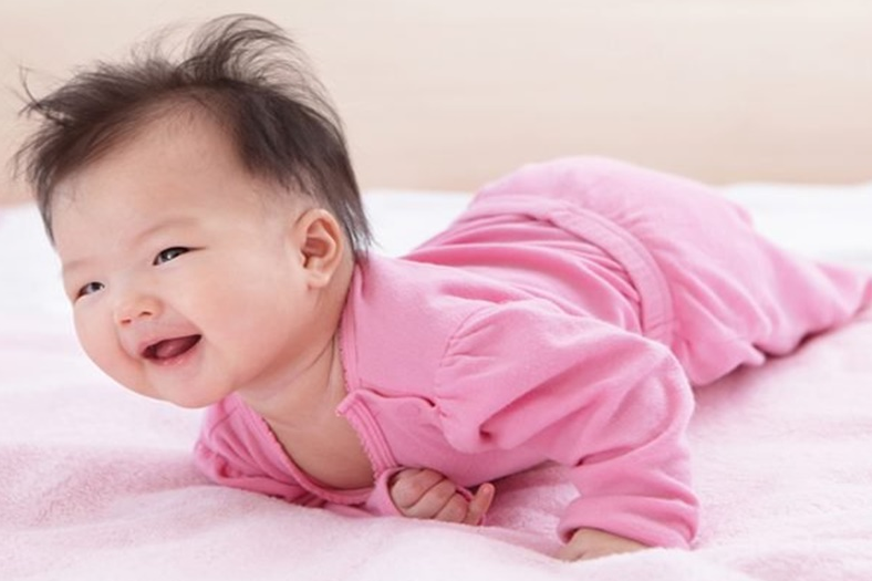 Trẻ lẫy nhiều có tốt không? Có nên cho trẻ lẫy sớm không? 2