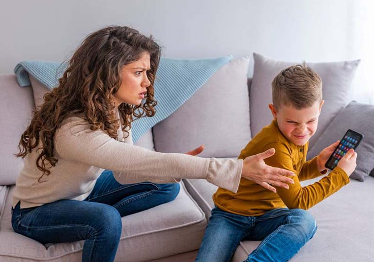 Tự kỷ hướng ngoại: Dấu hiệu nhận biết và cách điều trị 2