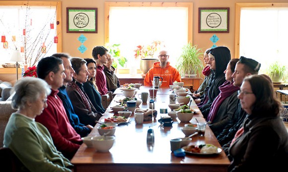 Bạn đã biết ăn trong chánh niệm là gì hay chưa? 1