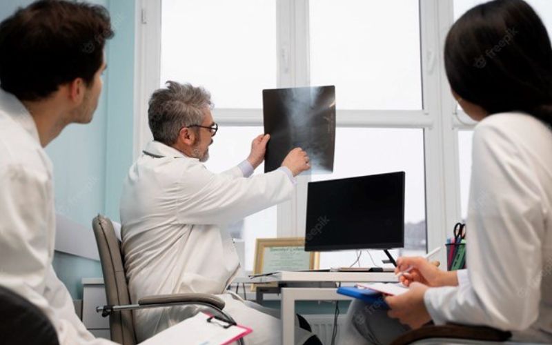 Bệnh viêm phế quản mạn tính có chữa được không còn tùy thuộc vào tình trạng của từng cá nhân