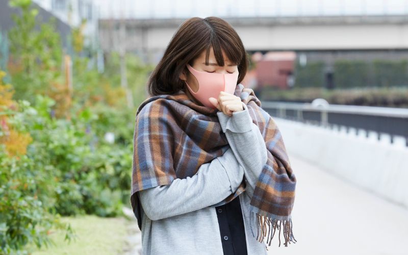 Viêm phế quản mạn tính là tình trạng ho kéo dài hoặc tái phát nhiều đợt