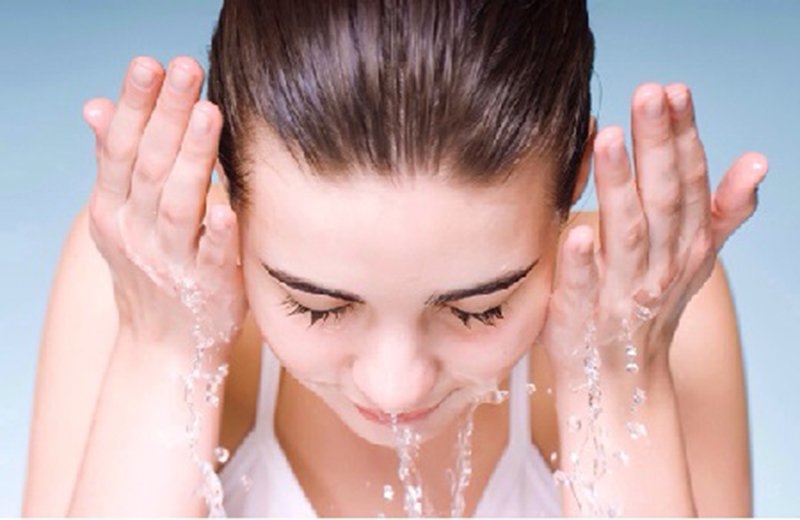 Bị mủ xương rồng vào mắt phải làm sao? 3