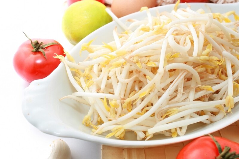 Bị mụn có nên ăn giá đỗ không? Lưu ý khi ăn giá đỗ ai cũng nên biết 1