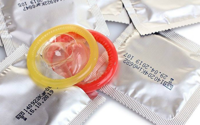 Bị rách bao cao su khi quan hệ phải làm sao? 2