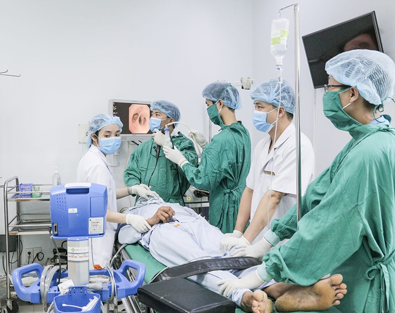 cac-buoc-tien-hanh-noi-soi-phe-quan-duoi-gay-me 2.jpg