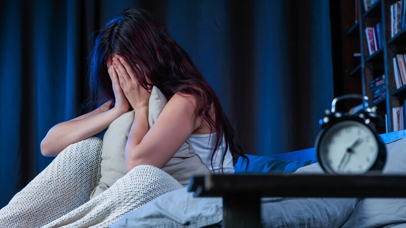 cac-cach-tri-mat-ngu-ban-dem-hieu-qua 1.jpg