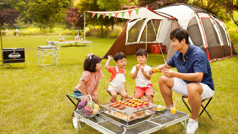 Các hoạt động ngoài trời cho gia đình hấp dẫn và ý nghĩa nhất 3