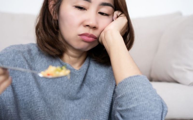 Chán ăn là một trong các triệu chứng viêm gan B giai đoạn đầu