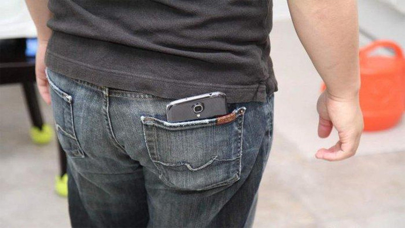 Các vị trí không nên đặt smartphone để tránh gây hại  1