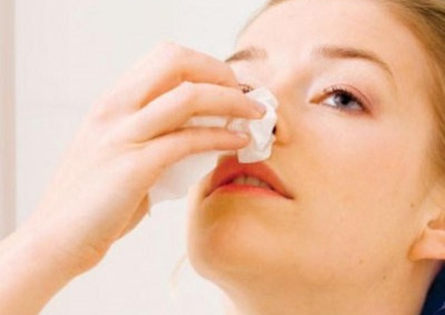 cach-dieu-tri-benh-sot-xuat-huyet-o-nguoi-lon 3.jpg