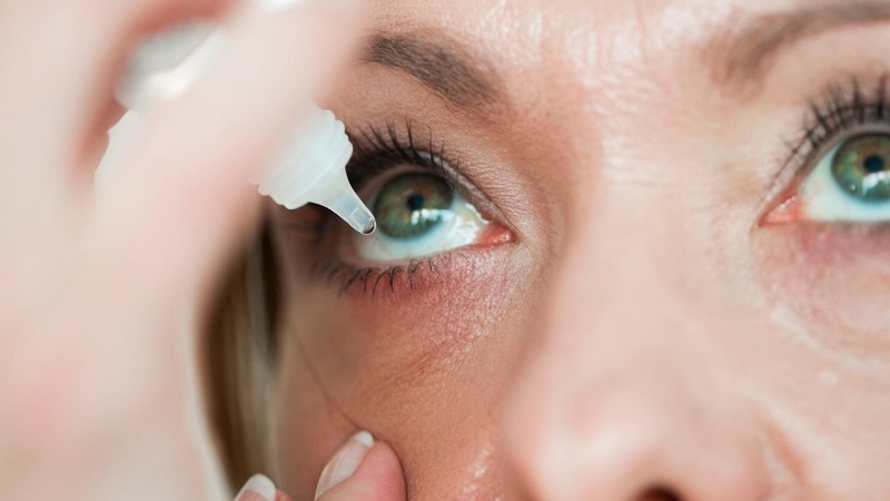 Cách sử dụng thuốc nhỏ mắt giảm độ cận​ 3