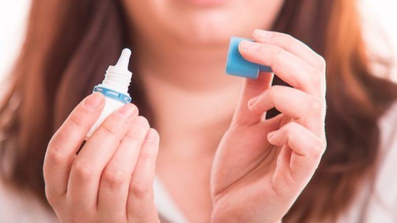 Cách sử dụng thuốc nhỏ mắt giảm độ cận​ 4