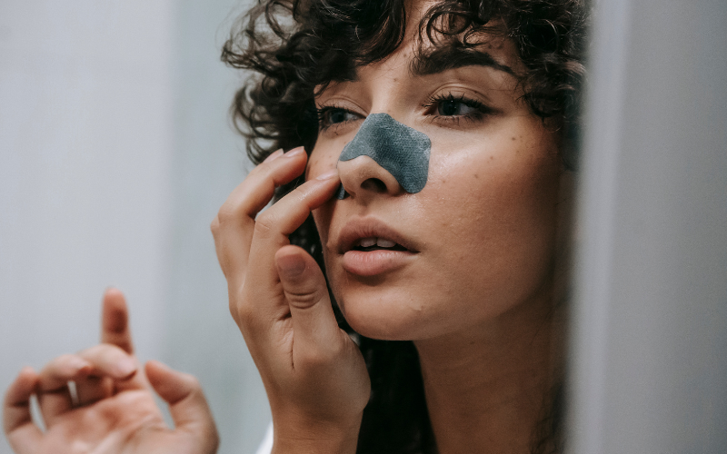 Cách trị mụn đầu đen ở mũi​ tại nhà dễ áp dụng 2