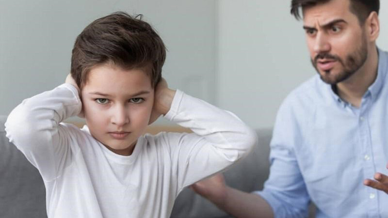 Cha mẹ độc đoán ảnh hưởng đến trẻ thế nào? 1